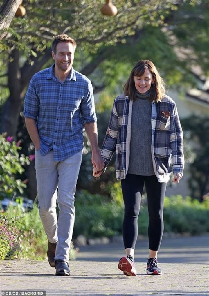 Ed Helms: Romantic Relationships And More