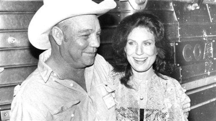 Loretta Lynn's Husband: Uncovering The Man Behind The Legend