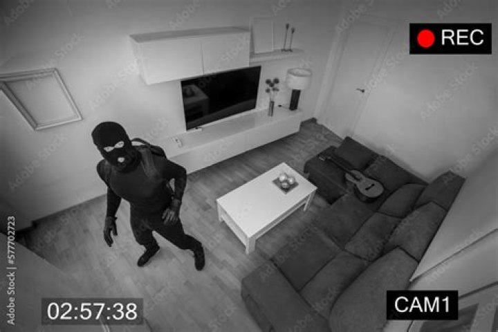 Mom And Kid's Heartwarming Reunion Caught On CCTV Camera