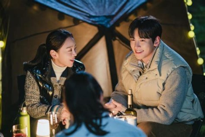 Top 5 Things To Know About Shin Hye-Sun's Couples